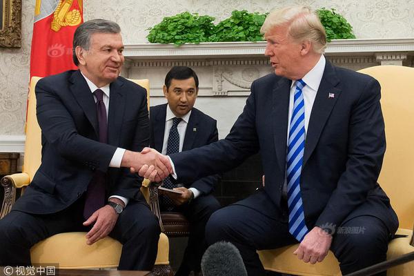 最温暖的故事??最伟大的礼物——中国女球迷致波多尔斯基立体书-