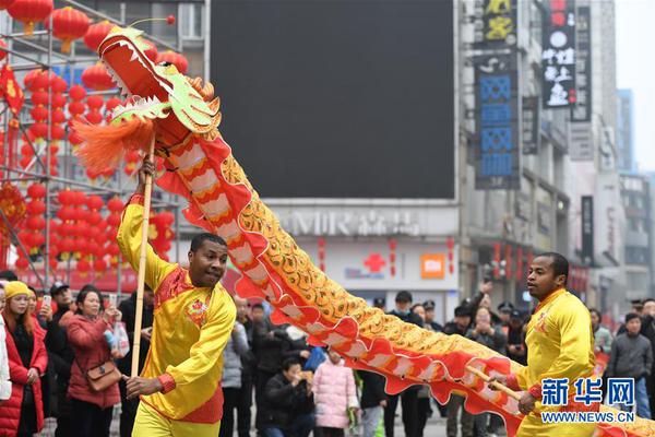 马克西绝平三分前尼克斯没犯规！巴克利：这是个愚蠢的舉动-