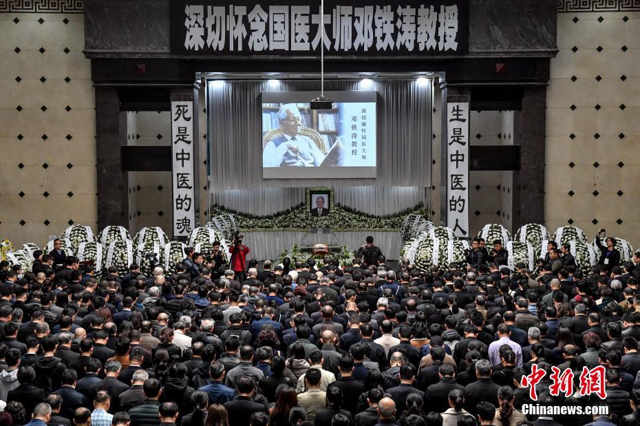 输在这了？?广东全场狂扔45记三分仅命中12球 命中率低至26.7%-