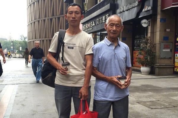 京多安：多特有很大机会晋级欧冠决赛，不过先主后客是个微小劣势-