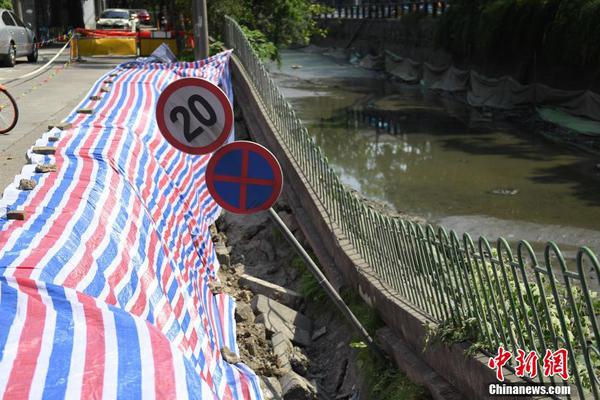 传奇！曹赟定成申花首位中超300场球员，本场连过三人送助攻?-