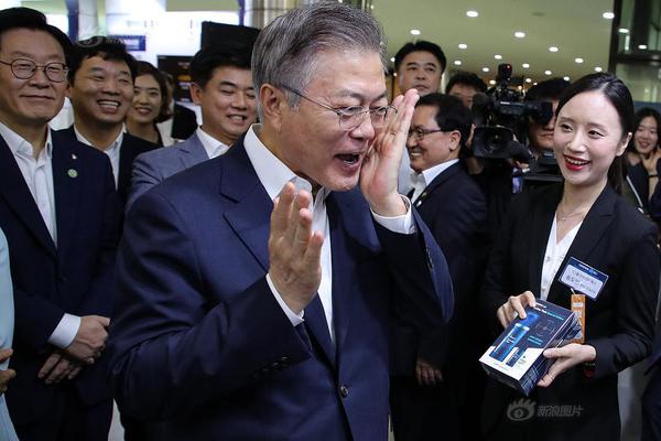 TA：英力士倾向于滕哈赫留任，认为曼联高管没为他创造最好条件-
