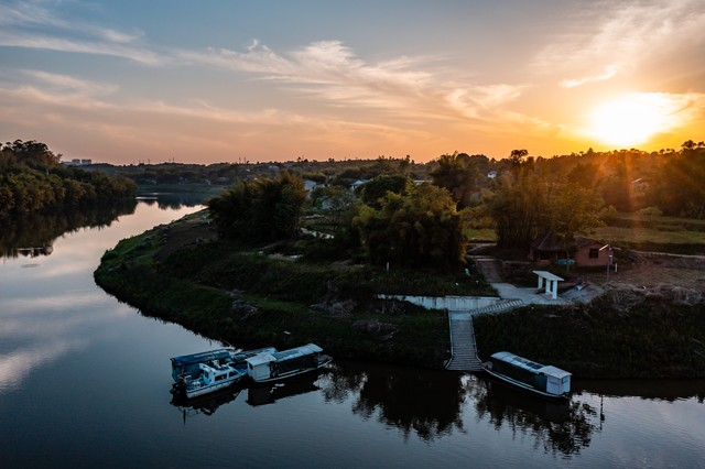 ?哇哇叫！雄鹿球迷兴奋叫喊“乱入”现场解说 被NBA警告了?-