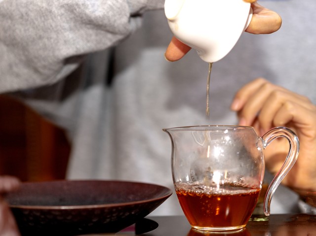 孔德昕：除了张明池意外投中3记三分 广东队前场的进攻惨不忍睹-