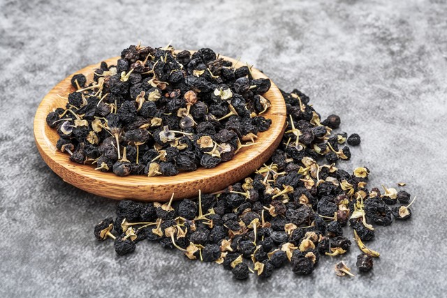 奥尼尔：文班亚马应该是DPOY候选人 戈贝尔只是在强队效力-